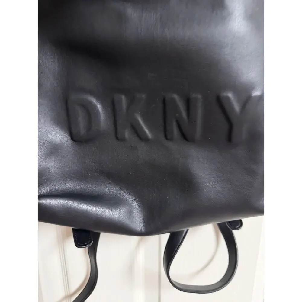 Dkny container 35